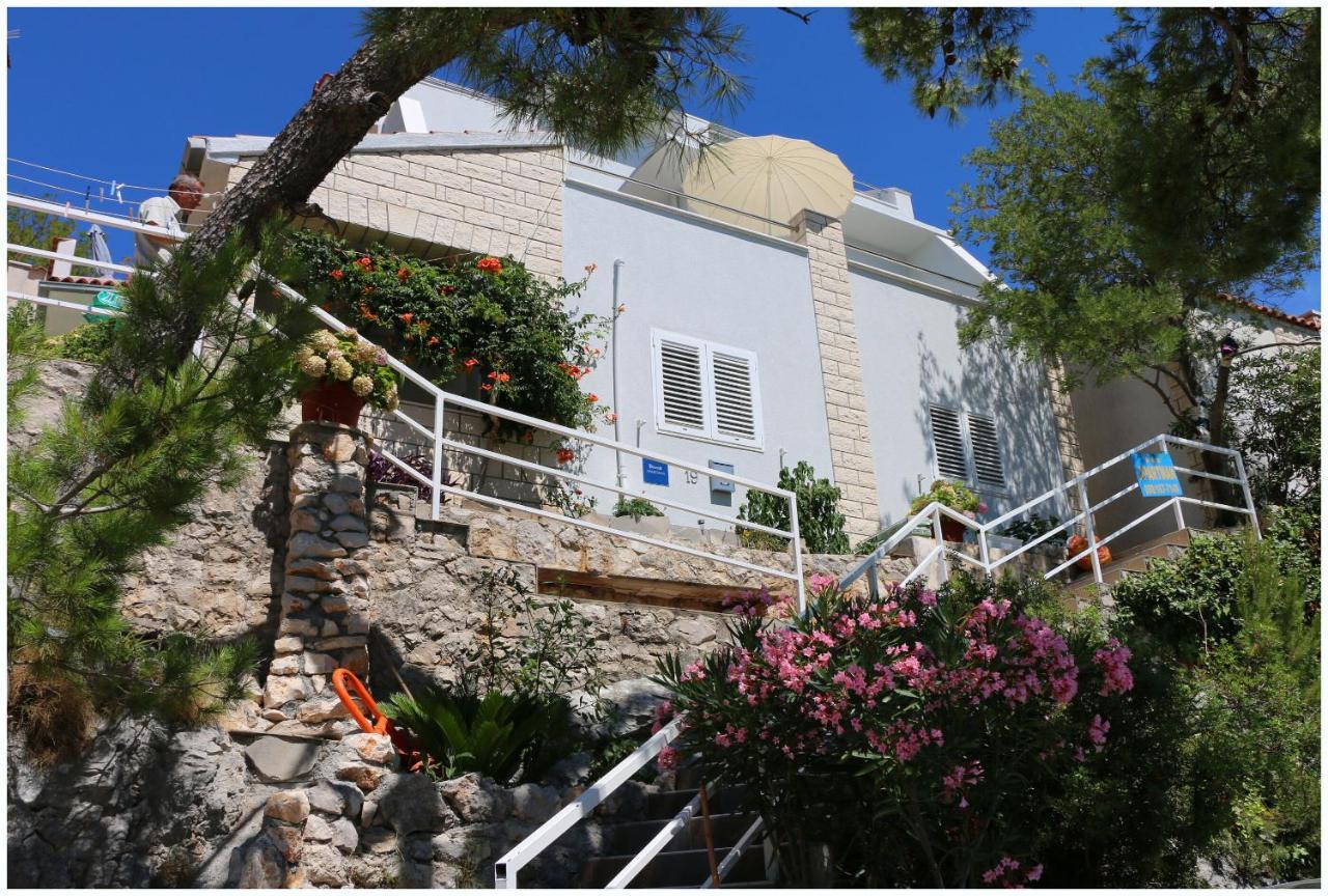 Apartments Elvis Примоштен Экстерьер фото