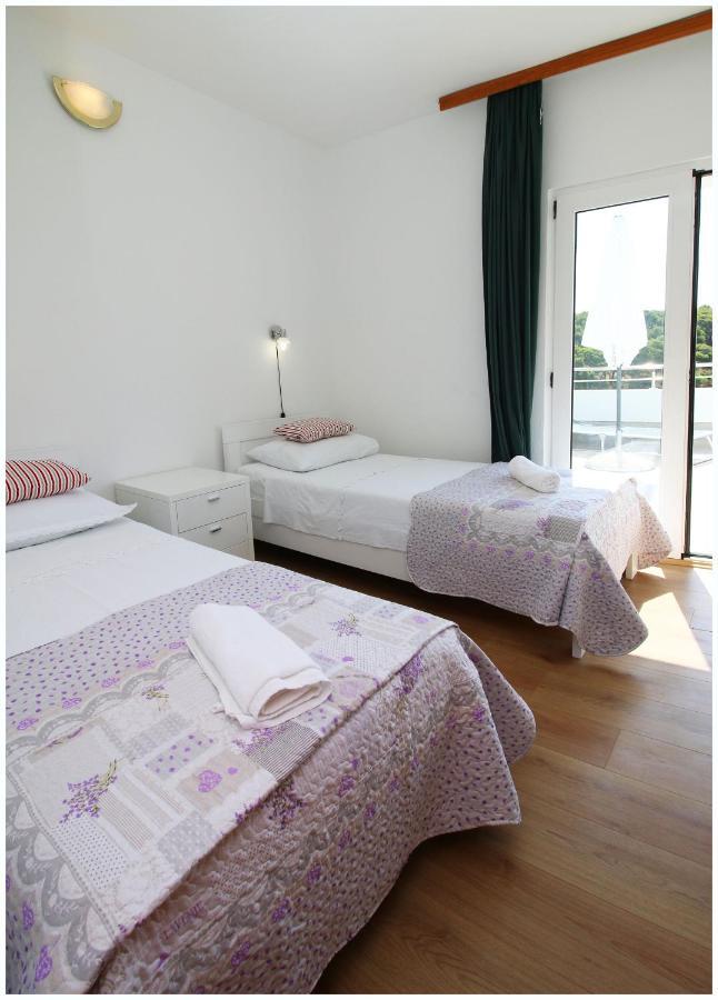 Apartments Elvis Примоштен Экстерьер фото