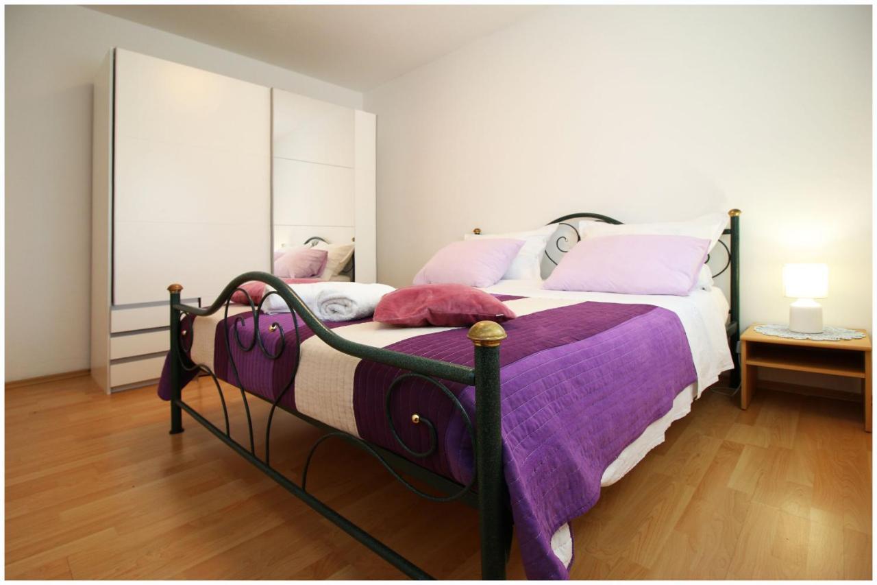 Apartments Elvis Примоштен Экстерьер фото