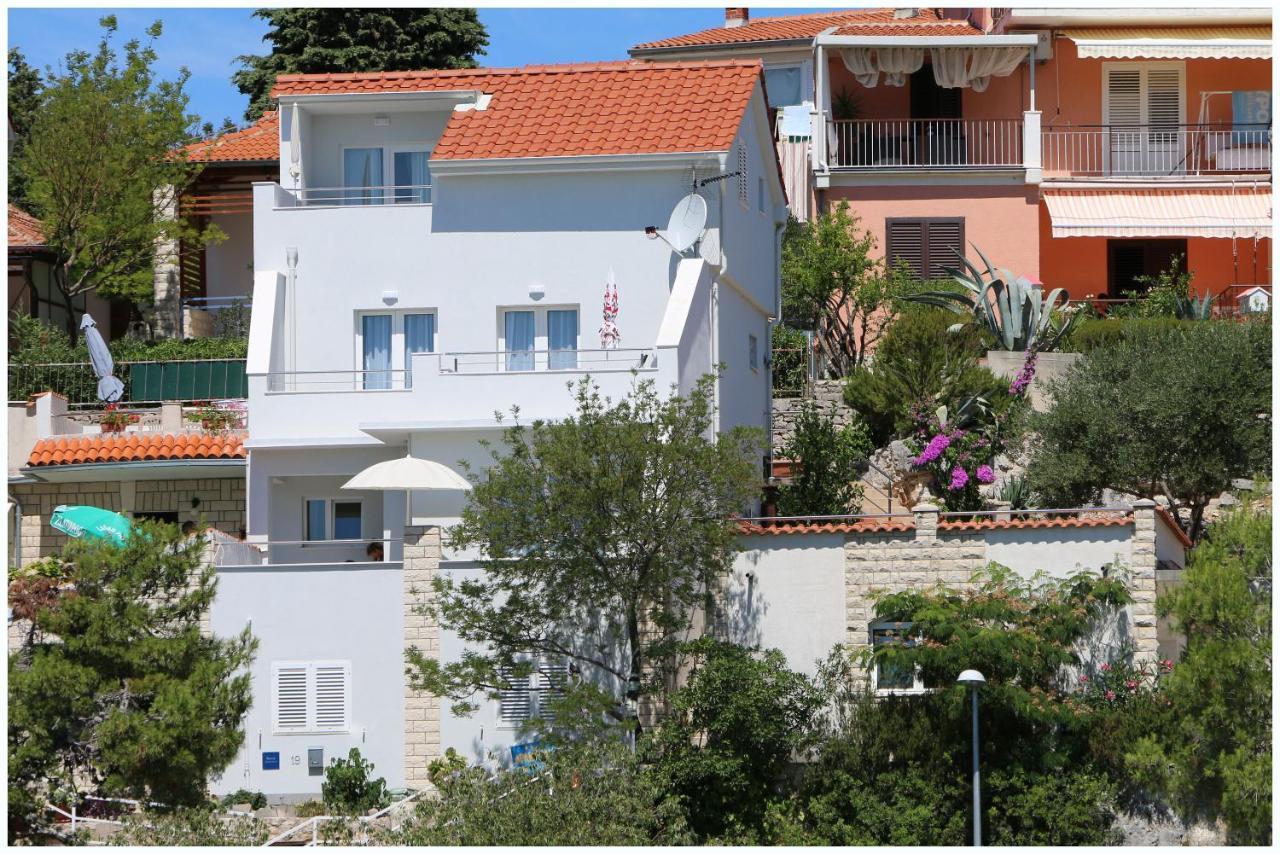 Apartments Elvis Примоштен Экстерьер фото